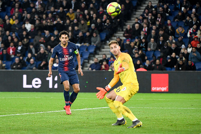 詹姆斯决定加盟独行侠，拒绝勇士和快船邀请，全联盟震动