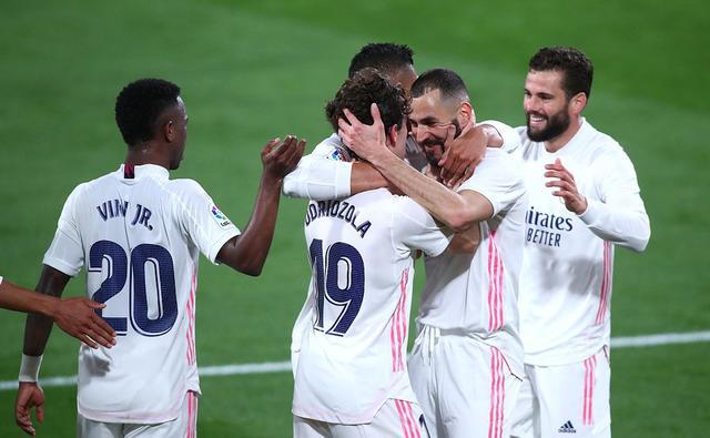 拉文火力全開斬獲26分 特雷楊貢獻25分13助攻 公牛七人得分上雙輕松擊敗老鷹.