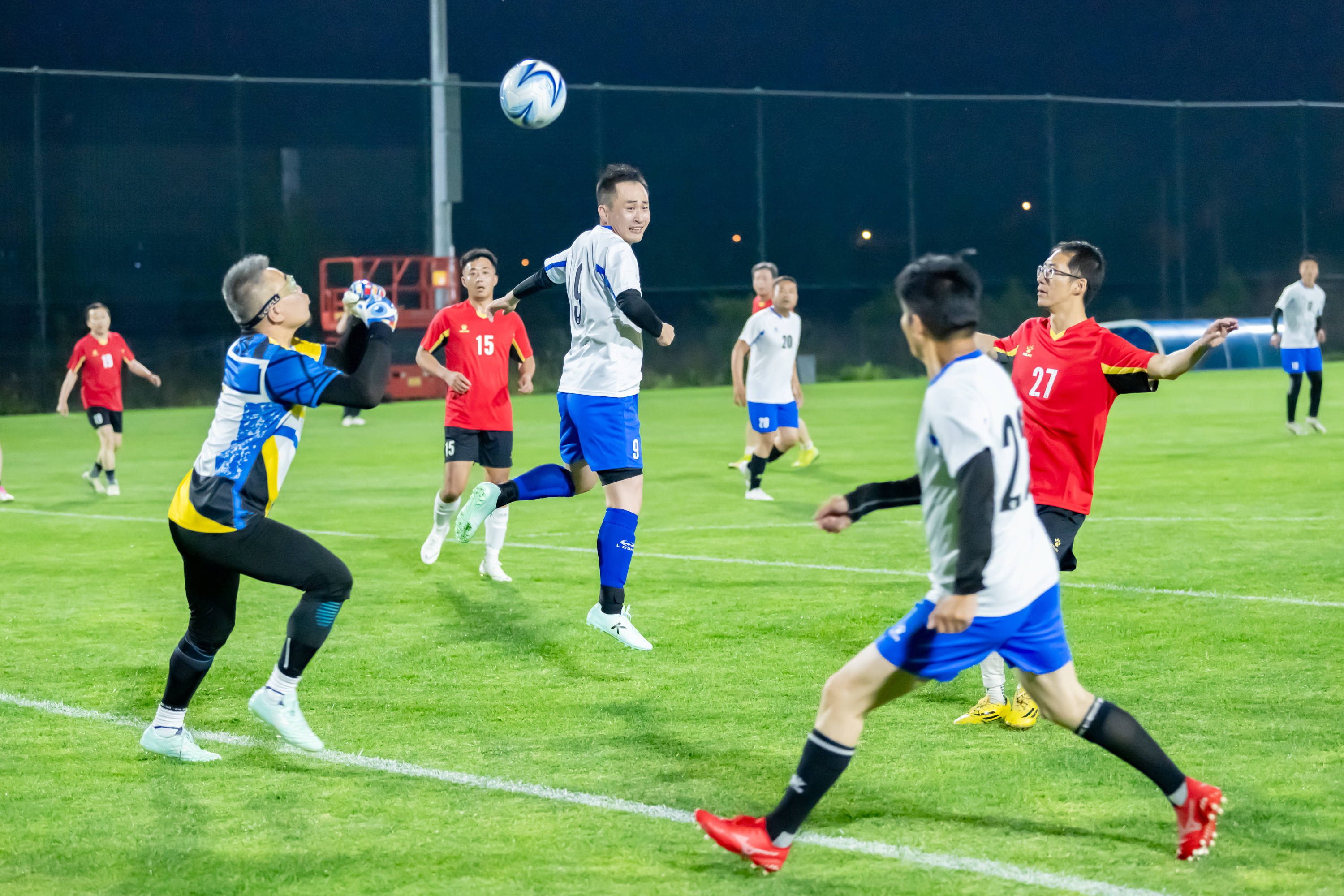 推动场地优 推动场地优